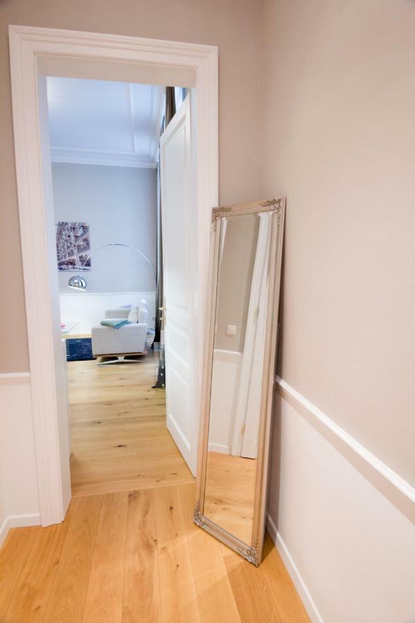 Studio Apartments Urania - Mai'S Apartments Wina Bagian luar foto